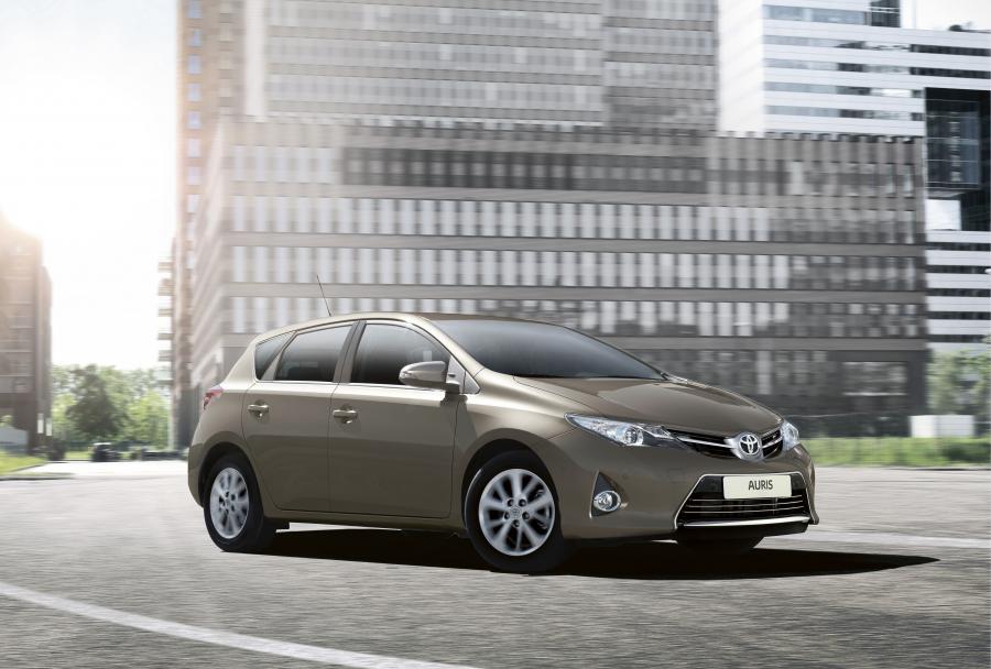  Toyota Auris 2012 года  (фото 12 из 17)